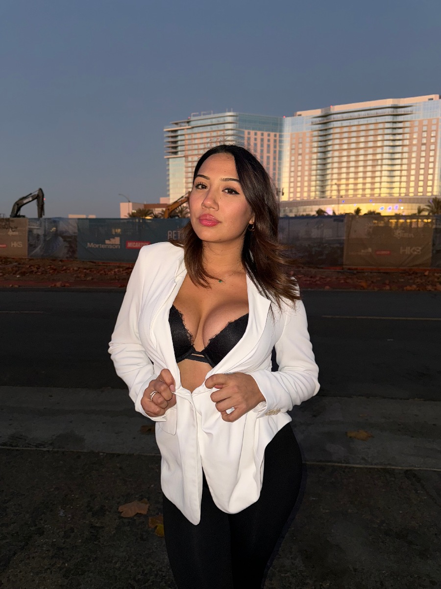 Take a pause and enjoy Ali Cruz — streaming from Belen