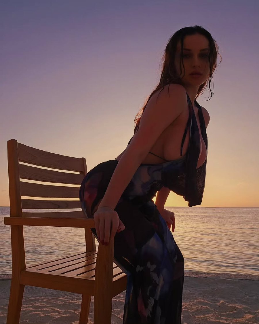 Sexy girl Miranda Faith nude in Belen