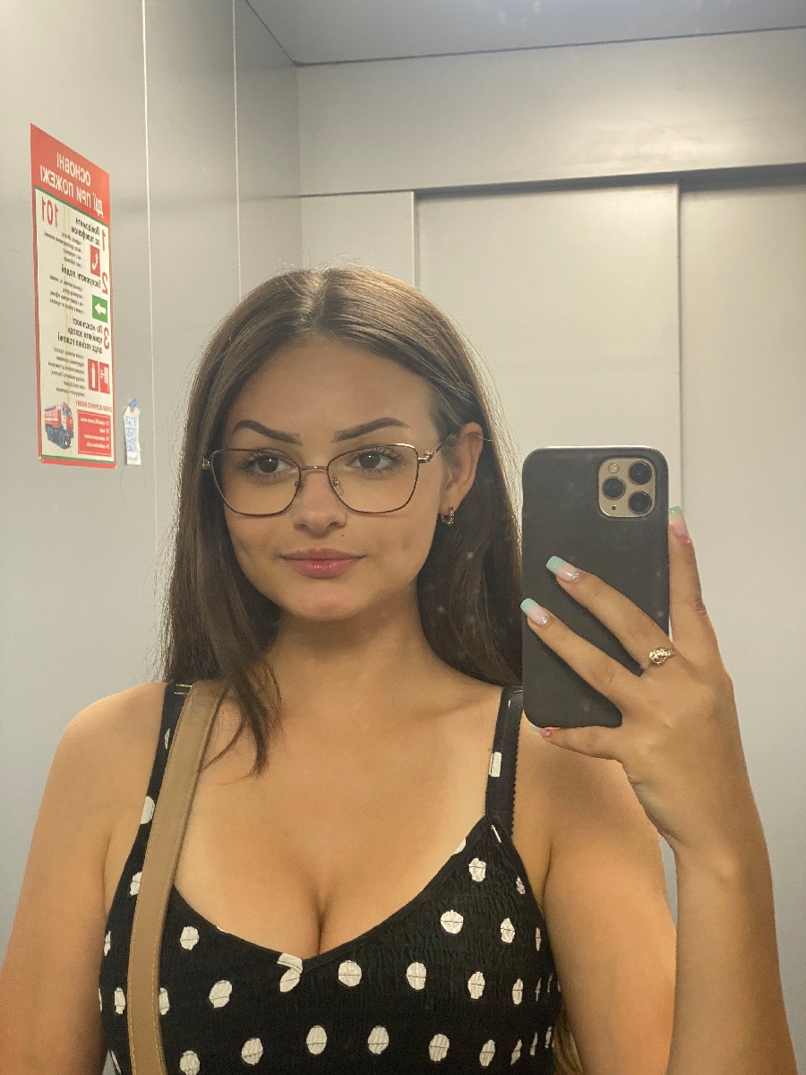 Sexy model Stacy in Belen